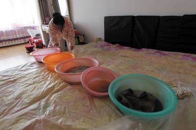 北屯楼上漏水，住户失联，小区没物管，业主维权难！律师来支招……
